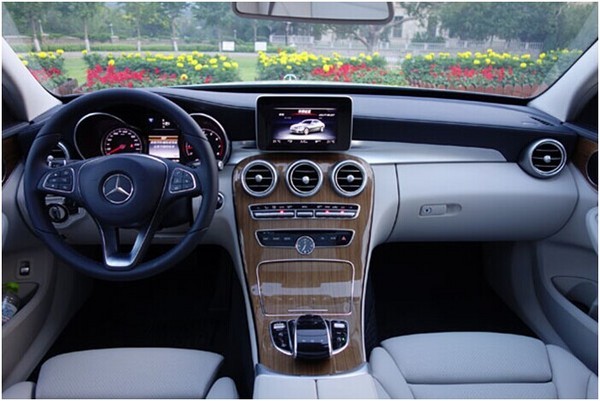 奔驰新C级 开起来有看起来那么高级吗?