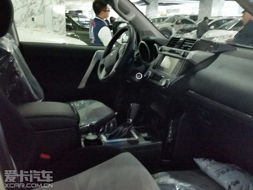2015款中东版丰田霸道2700车型配置报价