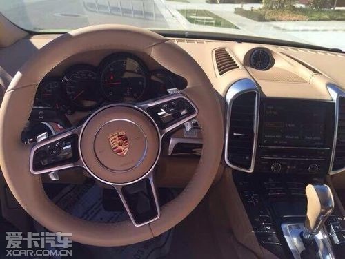 2015款柴油版保时捷卡宴橄榄绿现车实拍