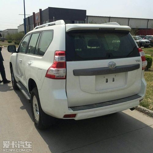 15款霸道2700两气囊底挂备胎 白/黑/灰/银