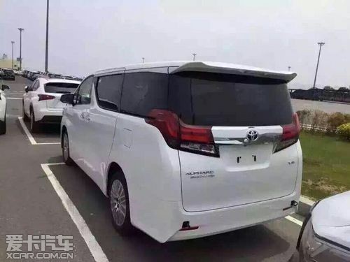2016款丰田埃尔法