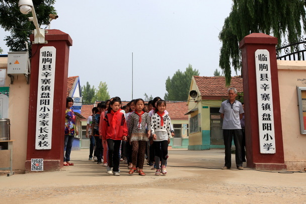 潍坊广宝播撒真情悦助梦想爱心助学行动_爱卡