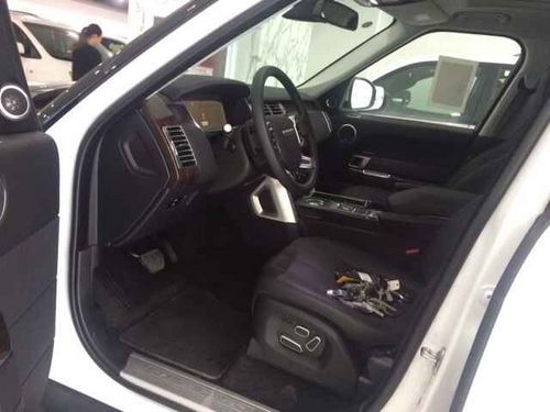 2015款路虎揽胜行政版最高优惠金额40万