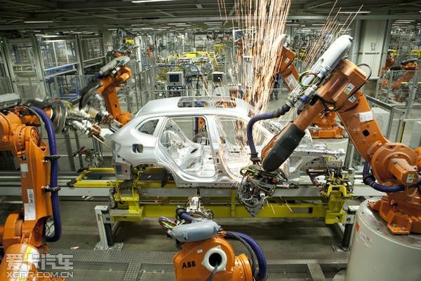 新款3系诞生之地 参观华晨宝马铁西工厂