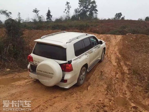 16款陆地巡洋舰兰德酷路泽4000优惠价格