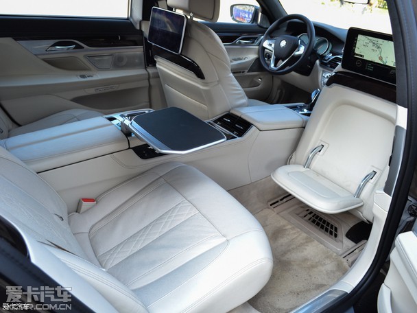 厂商指导价 现价 优惠幅度 现车情况 2016款宝马7系 750li xdrive四座