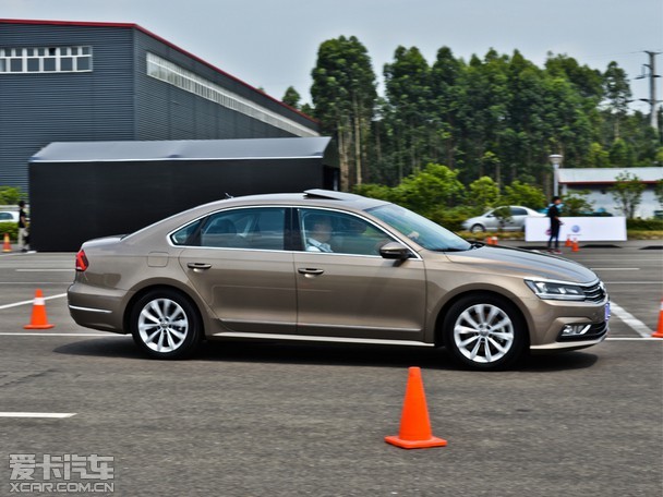 小排量有大动力 试驾全新帕萨特280tsi