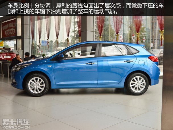 年轻人的专属小车 爱卡实拍现代悦纳rv_爱卡汽车