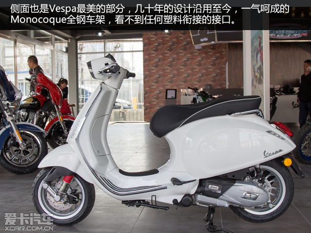 为爱再冲刺 实拍比亚乔vespa sprint150