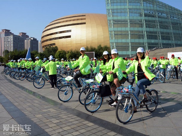 2018世界无车日骑行宣传活动在郑举行