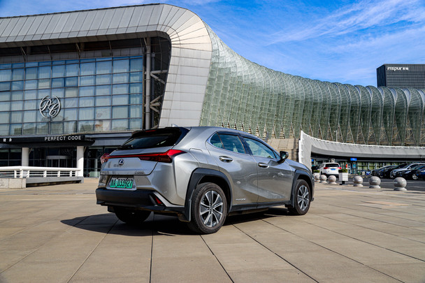 雷克萨斯ux300e纯悦版,雷克萨斯ux300e纯电动 试驾雷克萨斯ux300e释放想象自由尽享