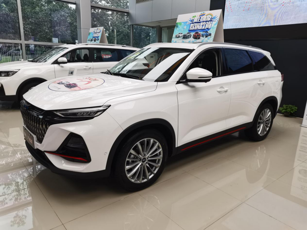 智能配置超乎预期 长安欧尚x7plus到店_爱卡汽车