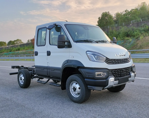 重磅依维柯越野车申报图曝光一个字酷