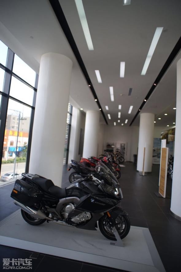 bmw昆明宝瀚5s店宝马摩托车开业邀请函