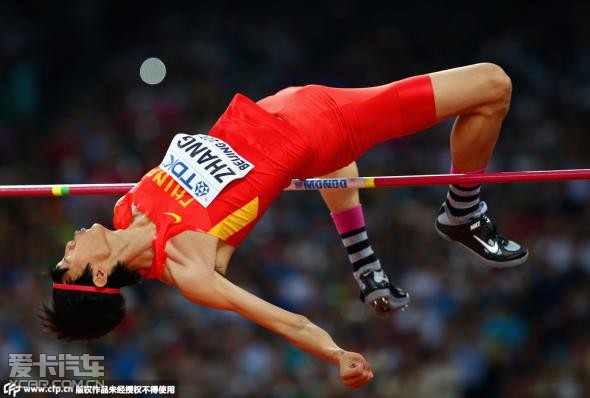 "长腿欧巴"可不是只有撩妹这一项技能,更是跳高运动员必备的硬实力哟!