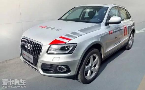 奥迪救援服务团队通过了一汽-大众奥迪的一系列专业技术培训,能够为