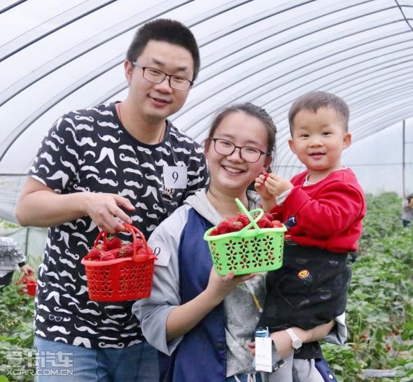 台州德星奔驰售后经理沈继安先生为嘉宾们做了详细解答,实用的用车