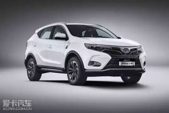 尊爵黑皮质包覆软触中控台给人扑面而来的豪华感,也更显高端气质.