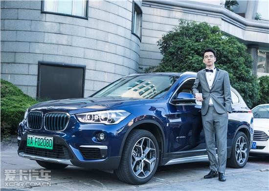看着那个从宝马x1上下来的男人没想到