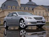 �׿���˹LS460L���� ��104.8��-122��