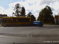 ����˹ս������ 13�깫·������Ƶ����