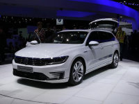 ����Passat GTE���賵չ���� ��������