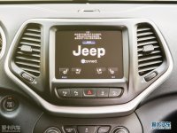 Jeep���ɹⳤ�ڲ���(1) Uconnect����