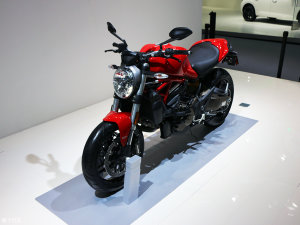  �ſ���Monster 821���� �ۼ�12.35����