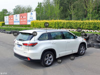 2015źSUV Ʒд