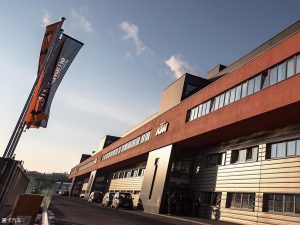  ��ɫ�µ��� ����̽��KTM�������з�����