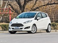 ץסŮ�˼���β�� Ů��ƫ�����ᳵһ��