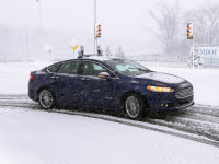 ��ѩ�쳵���ÿ��������Ը��ص��Զ���ʻ