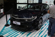 2016北京车展：起亚全新K5混动版首发