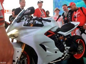  ������չ  DUCATI SuperSport S ����