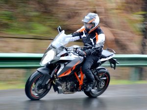  �߸���ͳ �Լ�KTM 1290 SUPER DUKE GT