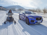 X ���֮�� �ݱ� F-PACE����ѩ��Ħ��