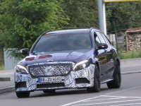 ������������ ����AMG C 63���а����