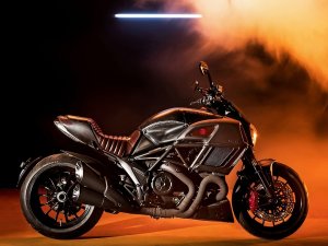  �ſ���DIAVEL DIESEL ����9��3������