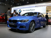 2017�ɶ���չ������3ϵM�˶���ҹ������