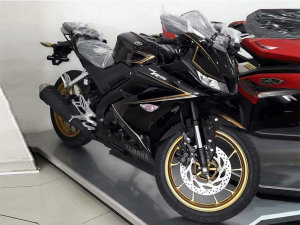  �ڽ���ɫ��Ϯ ������YZF-R15����ɫ�ع�
