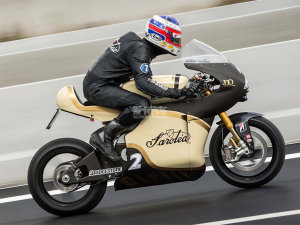  ΪeMotoGP��׼�� ������վ���Ե綯����