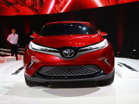 һ�������׿�С��SUV���ڹ��ݳ�չ�׷�