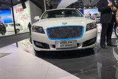 2017广州车展：路盛S5 EV330正式发布