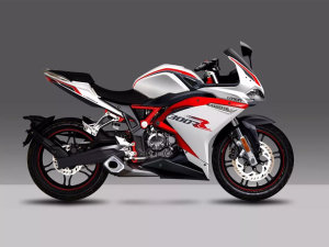  �ܳ����͸��˶� ¡���޼�300RR��������