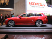 2018�����߳�չ ���Դ�6���а澲̬����