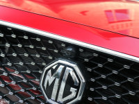 �ذ��������½�����SUV�ڱ�����չ�׷�