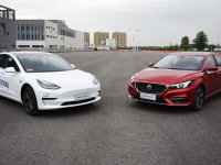����Ծ� ����6����ԴPK��˹��Model 3