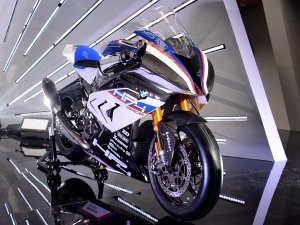  ����������֮�� BMW HP4 RACE���ྩ��