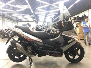  �ӽ������� ����aprilia SR Max300���