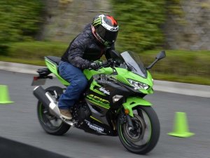  �����ż����� ����Ninja 400�Լ�����